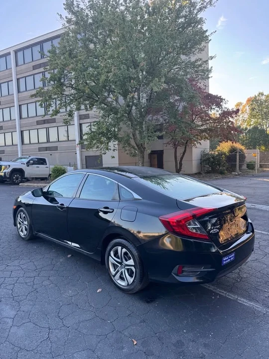 2017 Honda Civic 10th Gen - Image 4 of 18