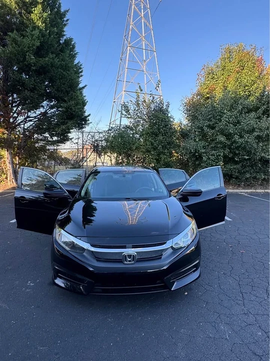 2017 Honda Civic 10th Gen - Image 13 of 18