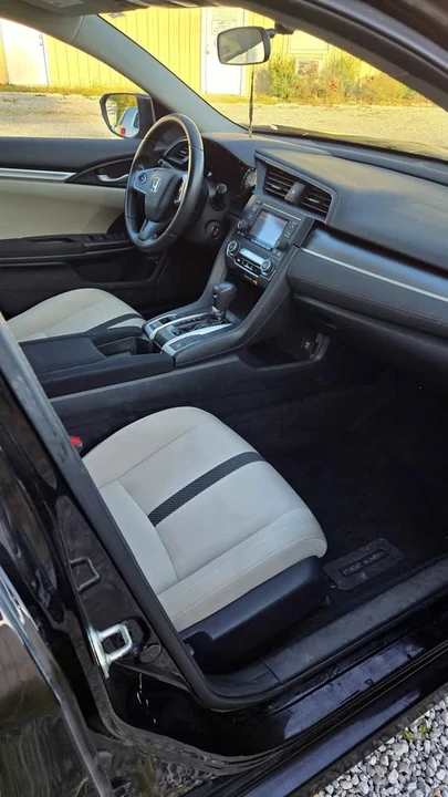 2017 Honda Civic 10th Gen - Image 6 of 9