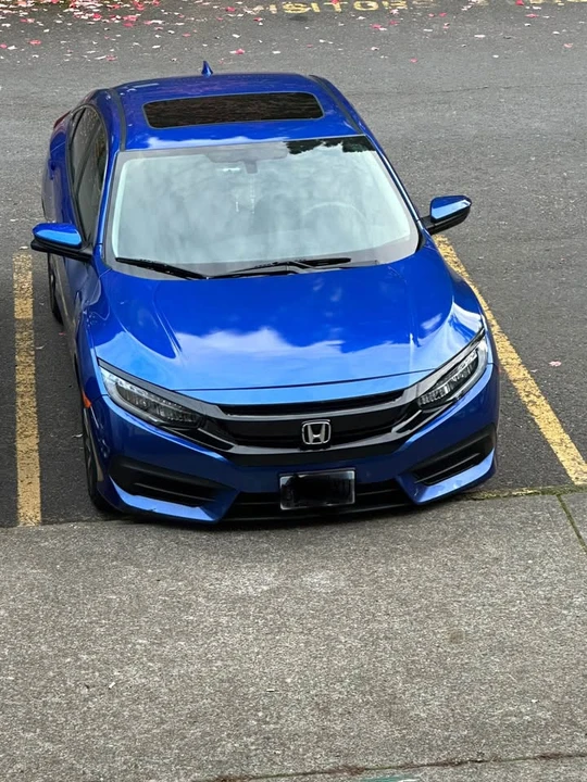 2017 Honda Civic 10th Gen - Image 9 of 11
