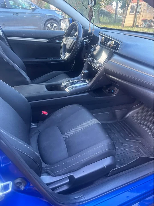 2017 Honda Civic 10th Gen - Image 5 of 11