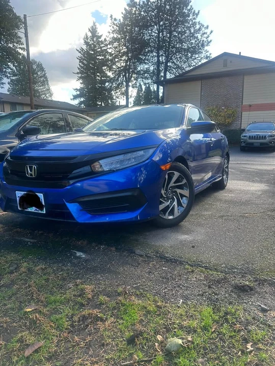 2017 Honda Civic 10th Gen - Image 2 of 11