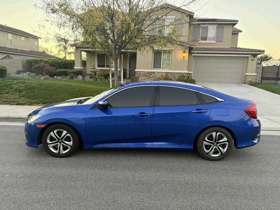 2017 Honda Civic 10th Gen - Image 4 of 11