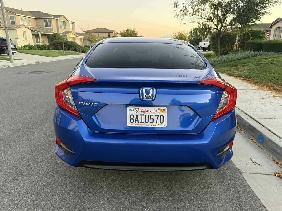 2017 Honda Civic 10th Gen - Image 7 of 11