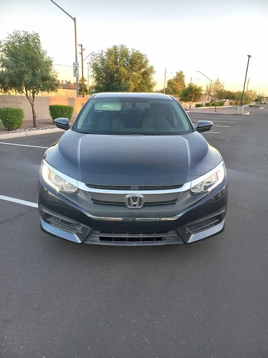 2017 Honda Civic 10th Gen - Image 3 of 9