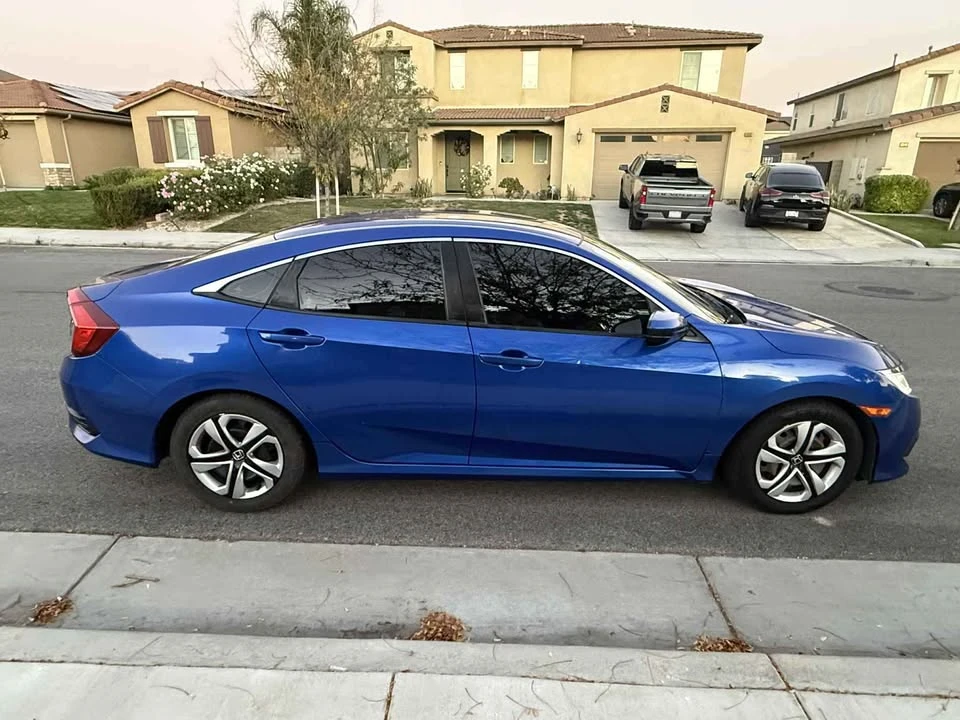 2017 Honda Civic 10th Gen - Image 5 of 11