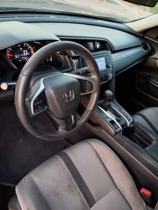 2017 Honda Civic 10th Gen - Image 8 of 9