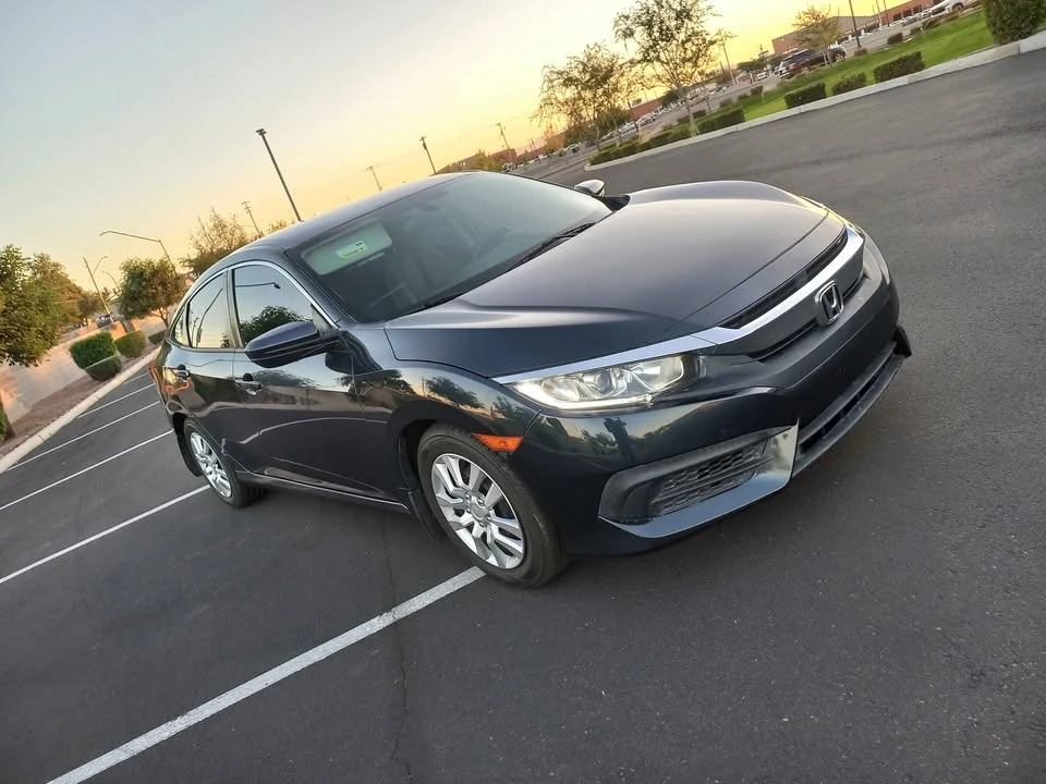2017 Honda Civic 10th Gen - Image 2 of 9