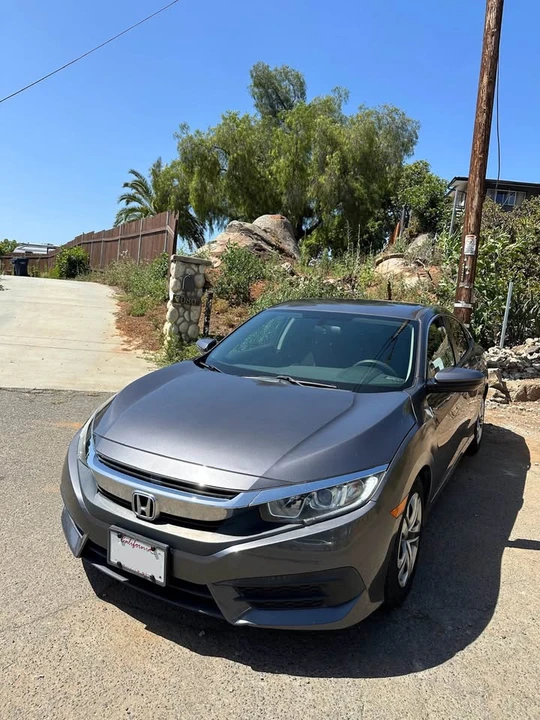 2017 Honda Civic 10th Gen - Image 2 of 18