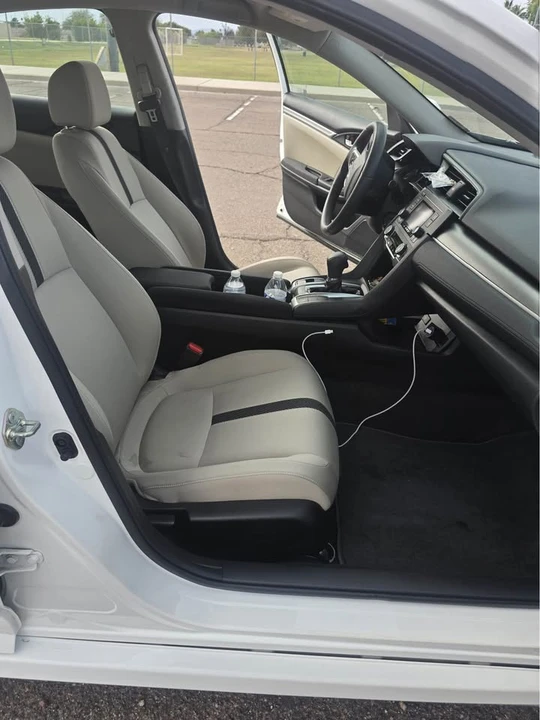 2017 Honda Civic 10th Gen - Image 10 of 13