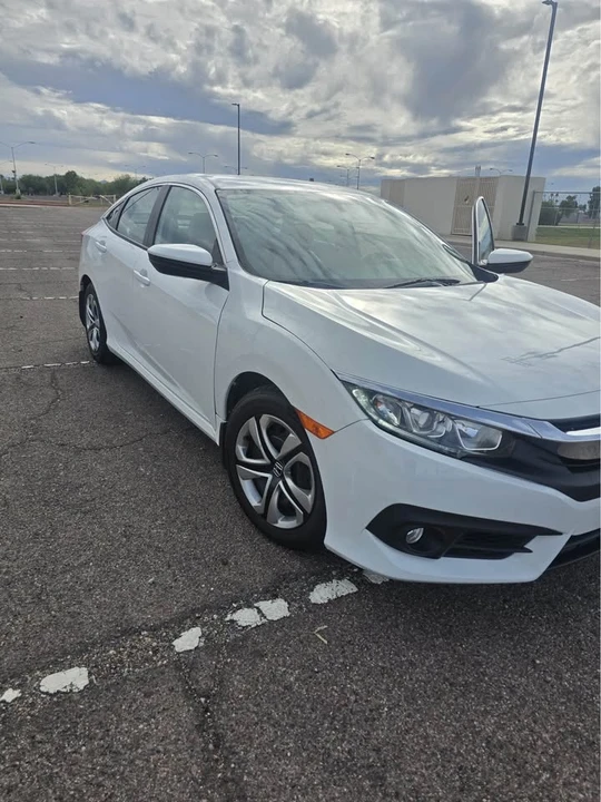 2017 Honda Civic 10th Gen - Image 2 of 13