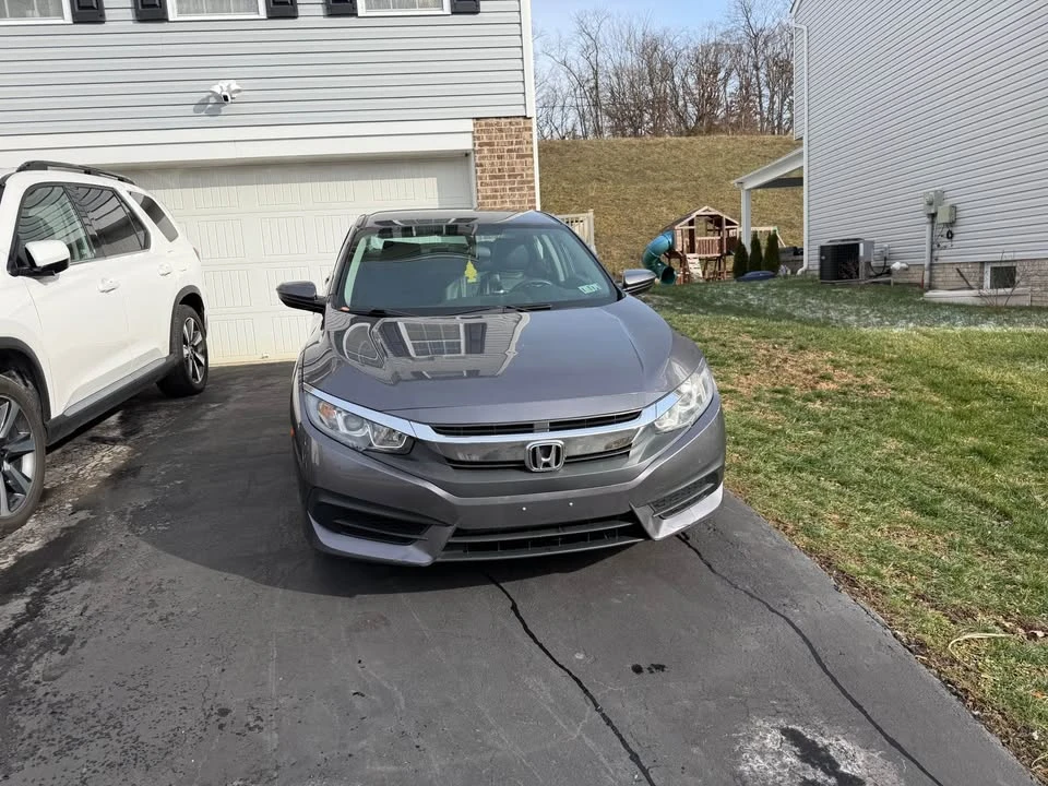 2017 Honda Civic 10th Gen - Image 4 of 12