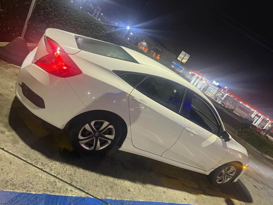 2017 Honda Civic 10th Gen - Image 3 of 4