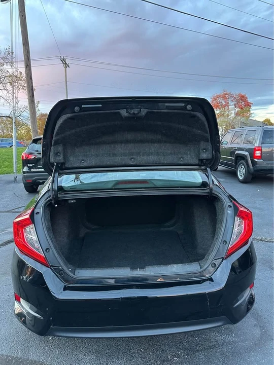 2017 Honda Civic 10th Gen - Image 4 of 7
