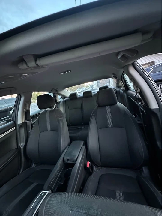 2017 Honda Civic 10th Gen - Image 5 of 7