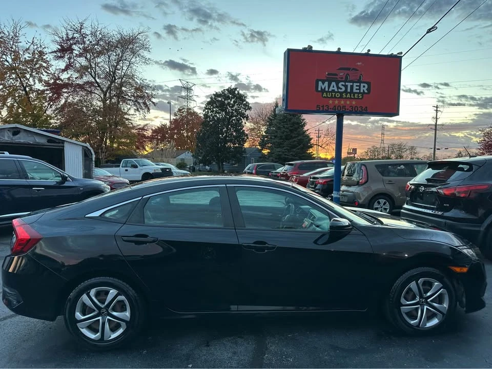 2017 Honda Civic 10th Gen - Image 5 of 11