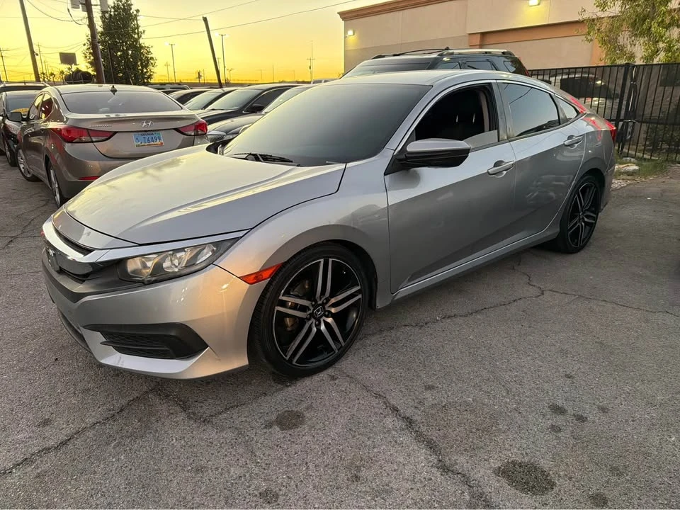 2017 Honda Civic 10th Gen - Image 2 of 2