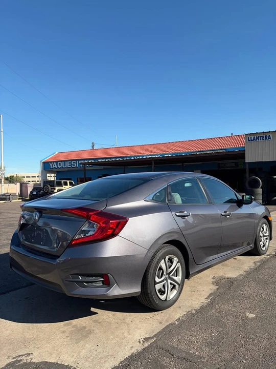 2017 Honda Civic 10th Gen - Image 4 of 12