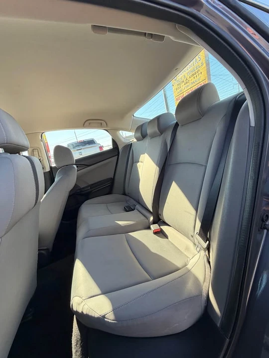 2017 Honda Civic 10th Gen - Image 6 of 12