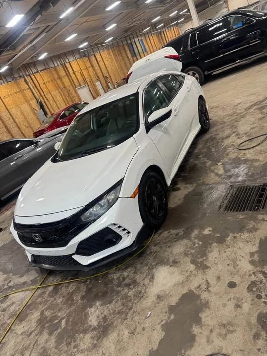 2017 Honda Civic 10th Gen - Image 2 of 7