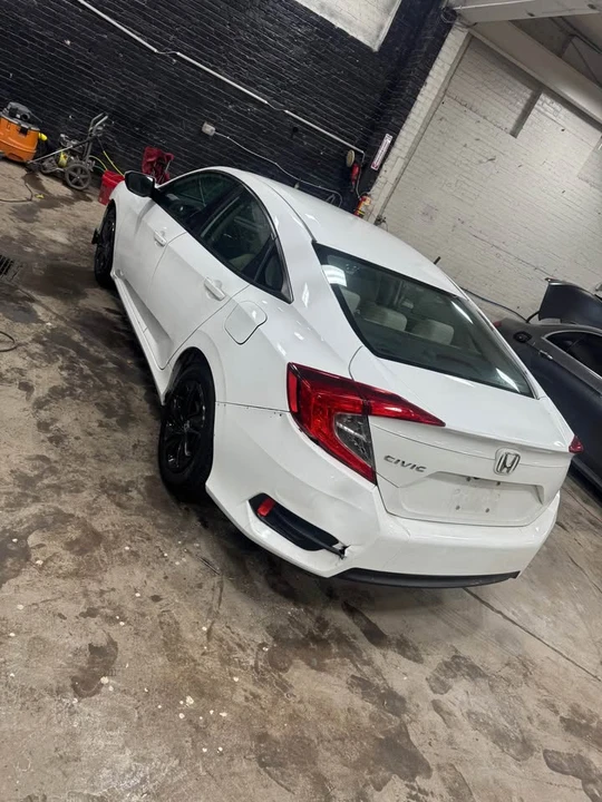 2017 Honda Civic 10th Gen - Image 4 of 7