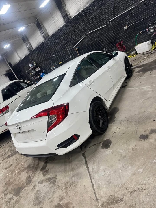 2017 Honda Civic 10th Gen - Image 3 of 7