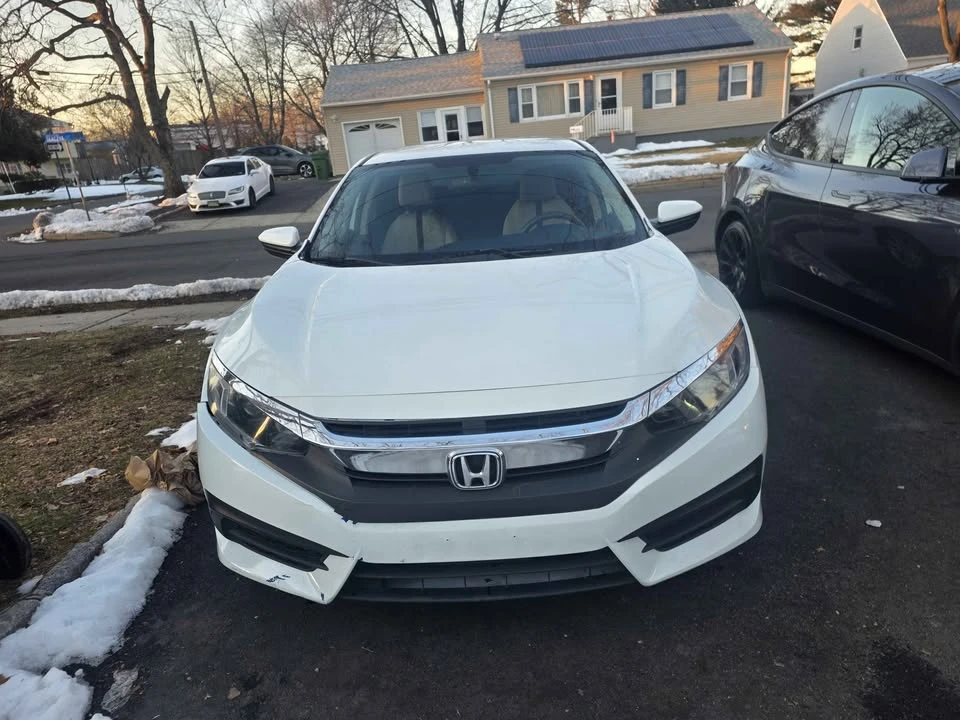 2017 Honda Civic 10th Gen - Image 2 of 13