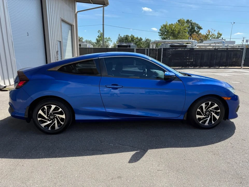 2017 Honda Civic 10th Gen - Image 7 of 14