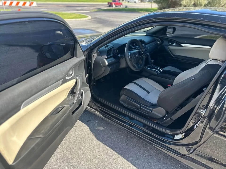 2017 Honda Civic 10th Gen - Image 7 of 11