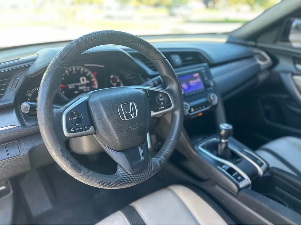 2017 Honda Civic 10th Gen - Image 9 of 11