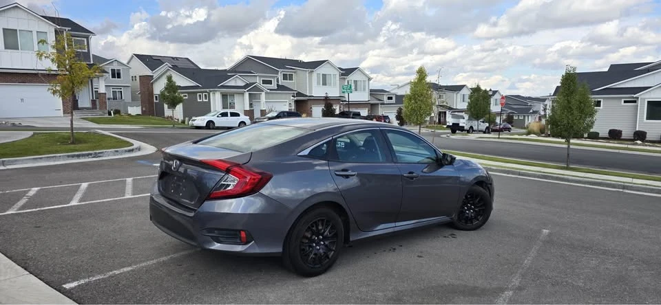 2017 Honda Civic 10th Gen - Image 7 of 8