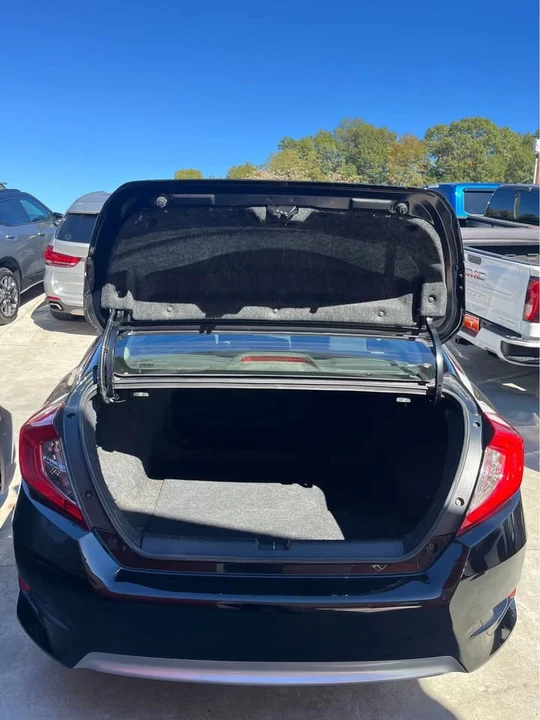2017 Honda Civic 10th Gen - Image 8 of 16