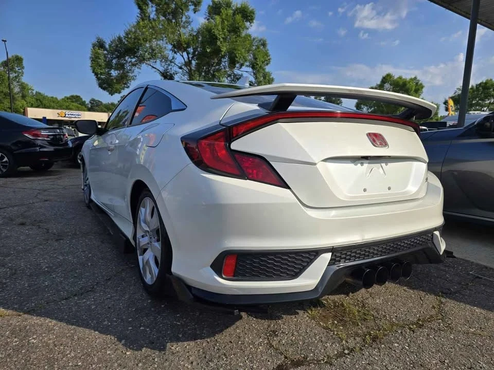 2017 Honda Civic Si 10th Gen - Image 5 of 6