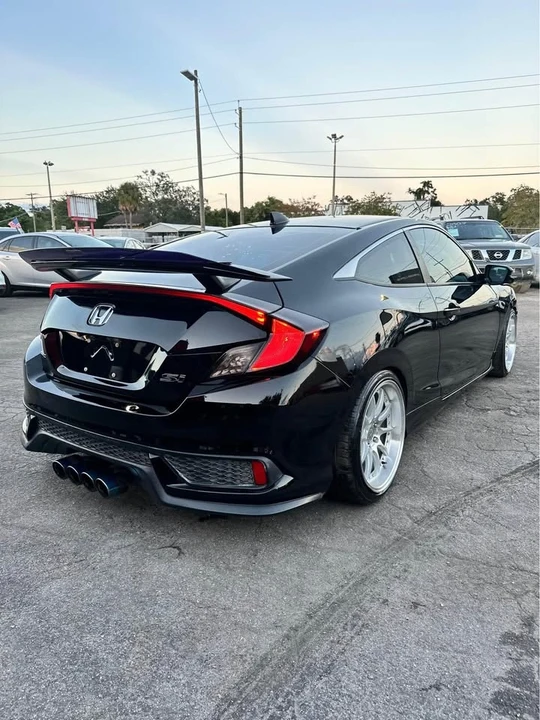 2017 Honda Civic Si 10th Gen - Image 11 of 19