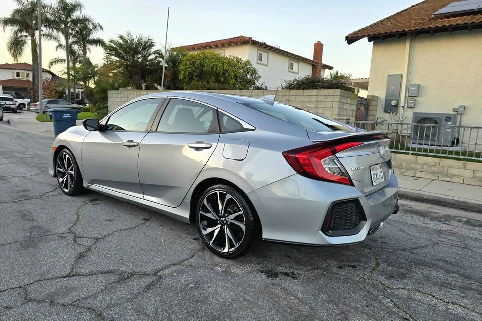2017 Honda Civic Si 10th Gen - Image 4 of 16