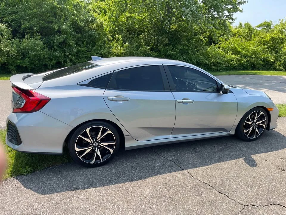 2017 Honda Civic Si 10th Gen - Image 9 of 20