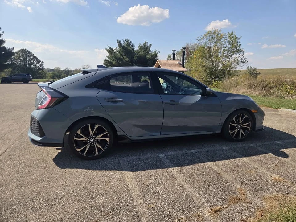 2017 Honda Civic 10th Gen - Image 6 of 17
