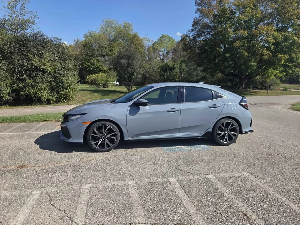 2017 Honda Civic 10th Gen - Image 2 of 17