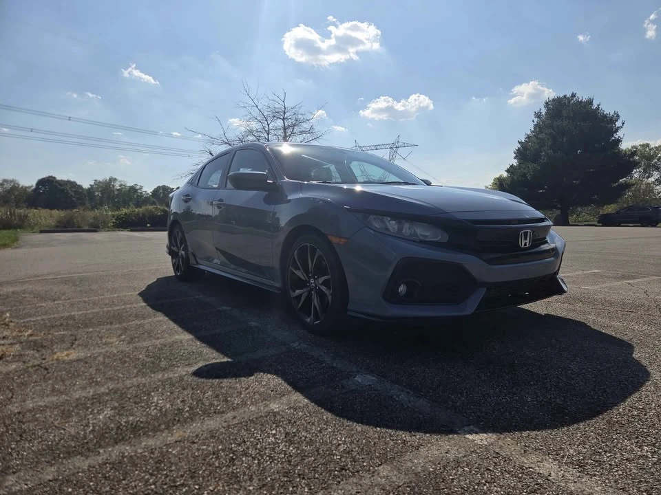 2017 Honda Civic 10th Gen - Image 5 of 17