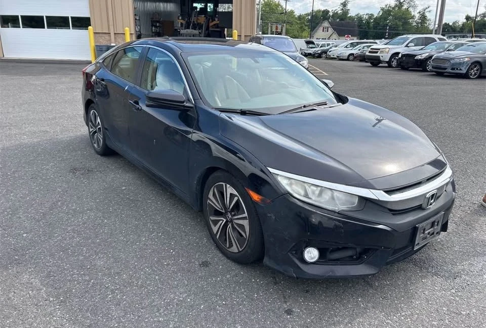 2017 Honda Civic 10th Gen - Image 5 of 7