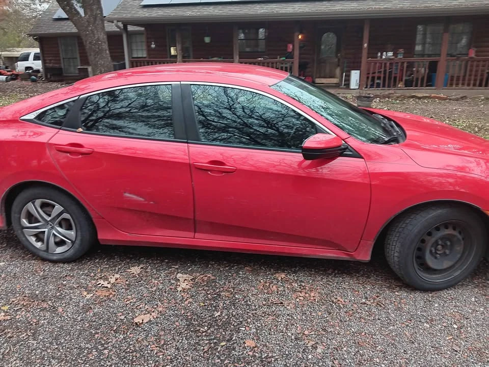 2017 Honda Civic 10th Gen - Image 4 of 8