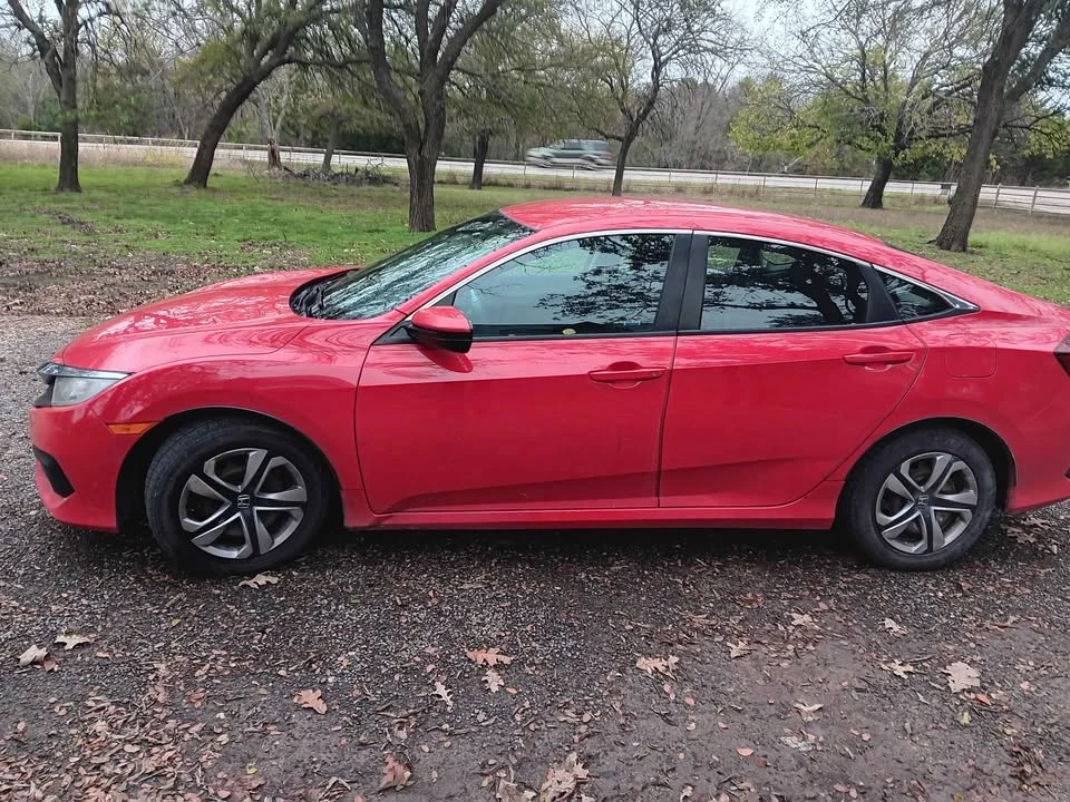2017 Honda Civic 10th Gen - Image 2 of 8