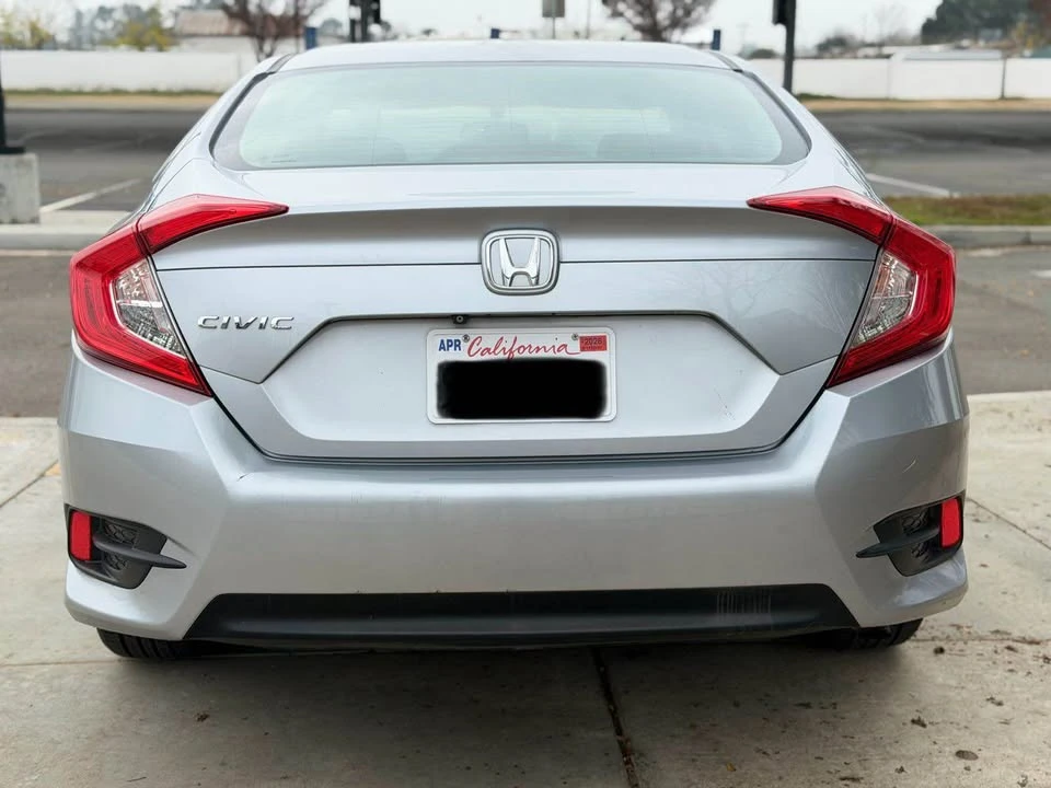2017 Honda Civic 10th Gen - Image 8 of 17
