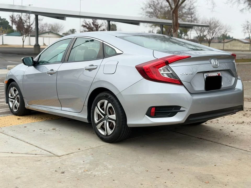2017 Honda Civic 10th Gen - Image 7 of 17