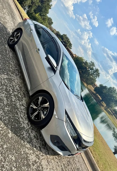 2017 Honda Civic 10th Gen - Image 3 of 17