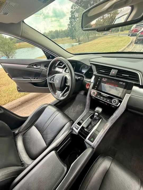 2017 Honda Civic 10th Gen - Image 16 of 17