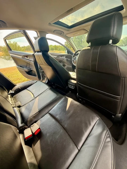 2017 Honda Civic 10th Gen - Image 10 of 17