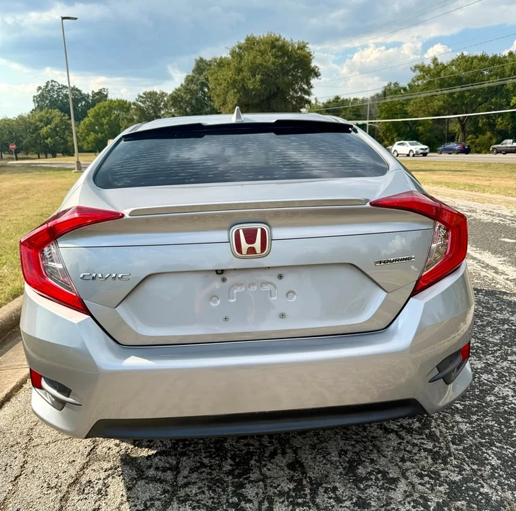 2017 Honda Civic 10th Gen - Image 5 of 17