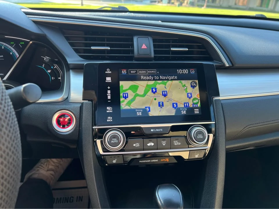 2017 Honda Civic 10th Gen - Image 8 of 20