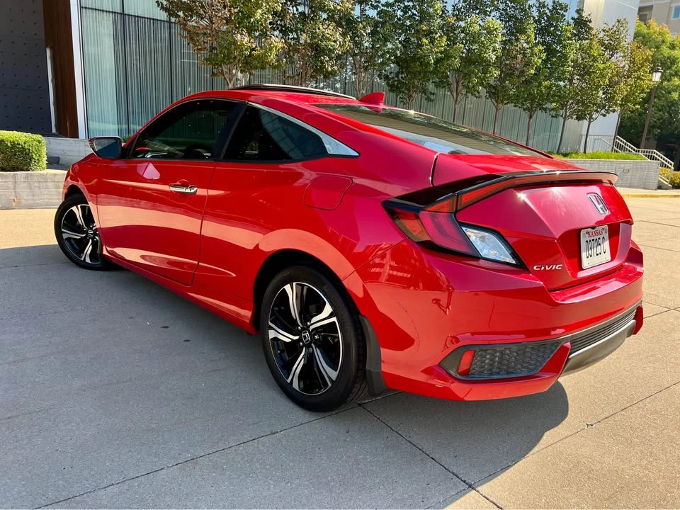 2017 Honda Civic 10th Gen - Image 6 of 20